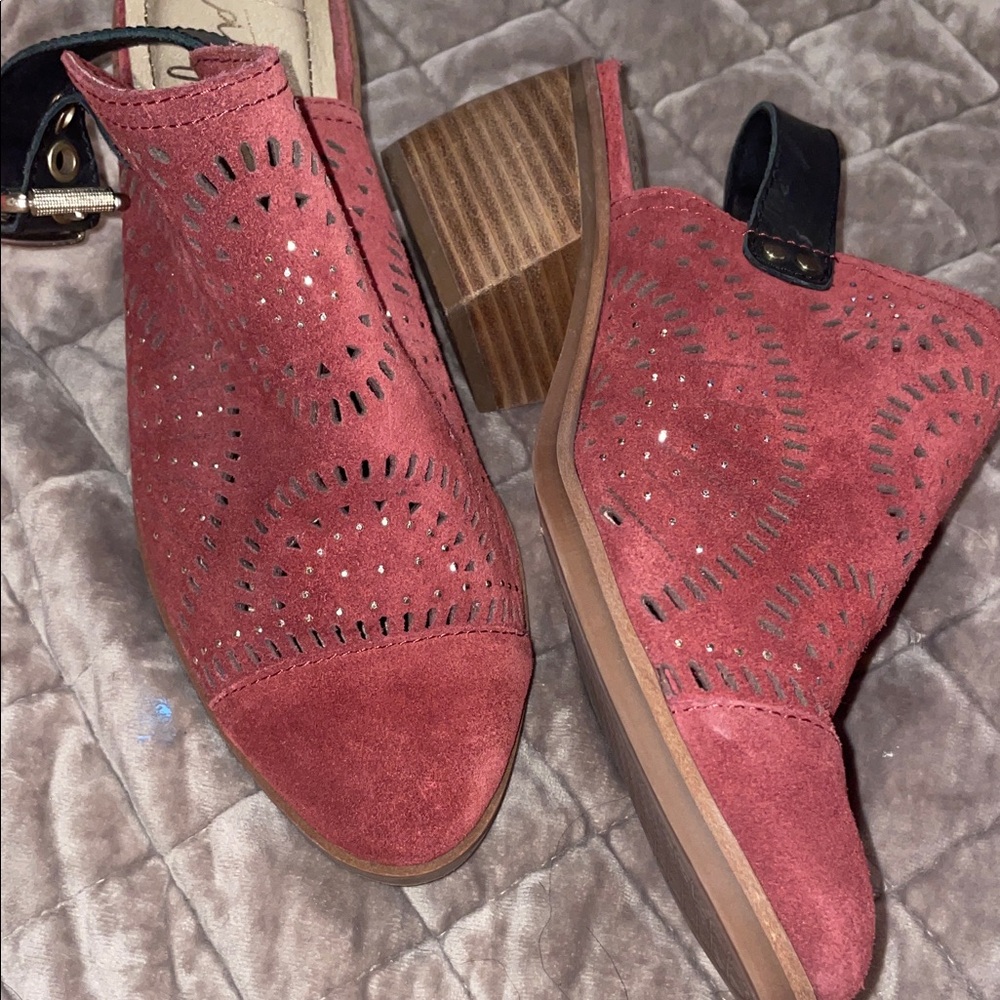 Latigo Red Suede Mules with Cutout Design